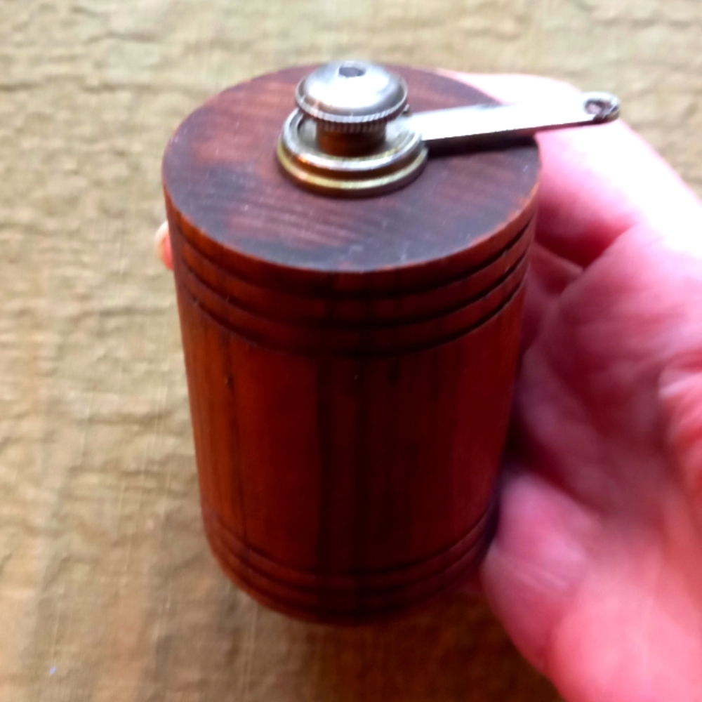 Vintage Bariborcraft Pepper grinder